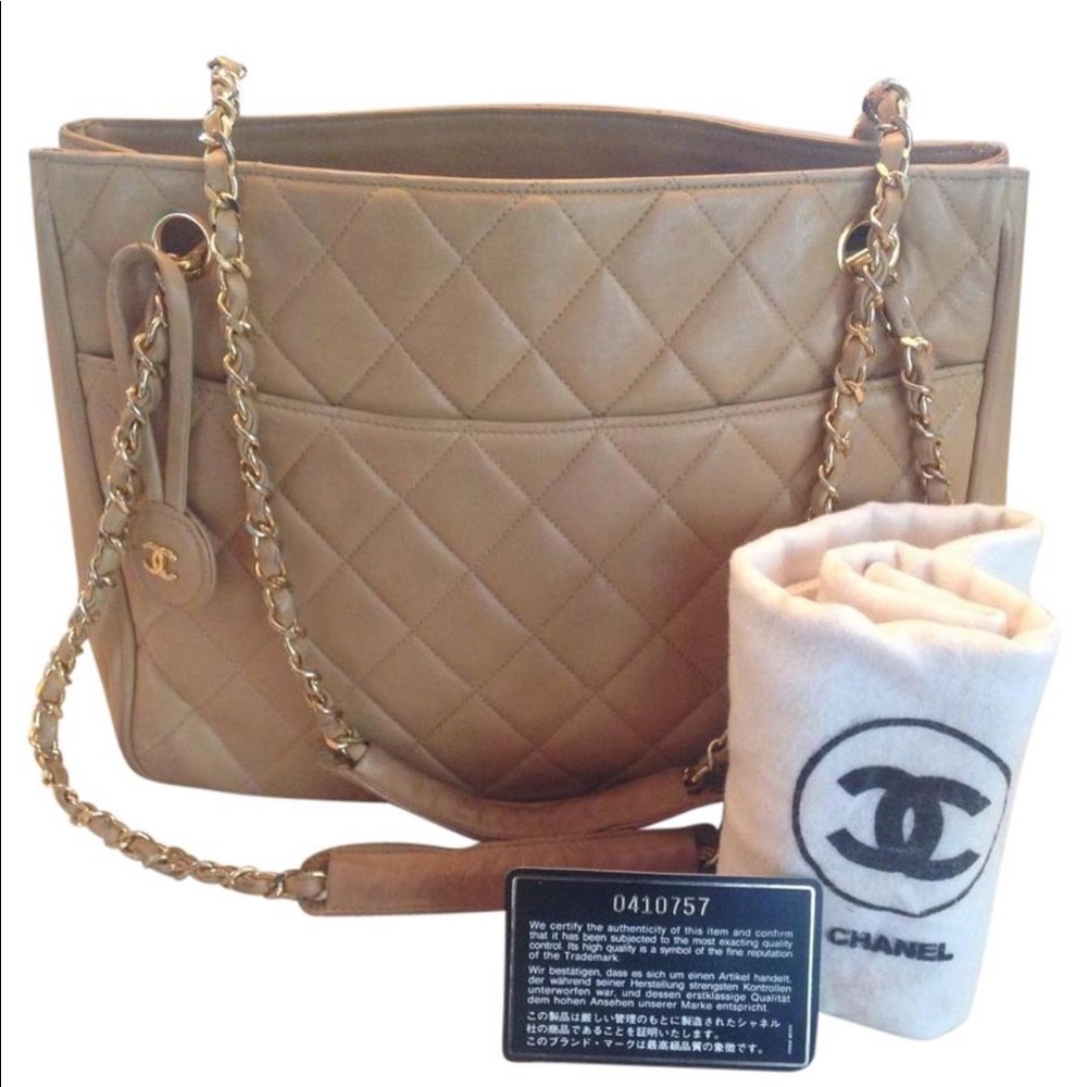 CHANEL quilted vintage purse